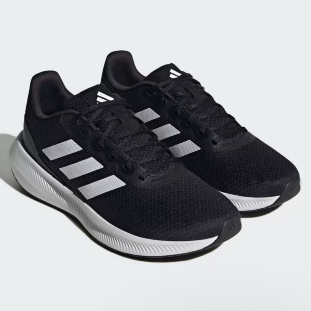 Adidas Runfalcon 3 kids cloudfoam low running sneakers black/white Size 6
